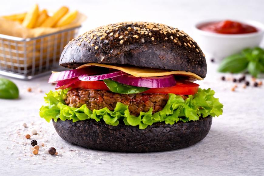 Charcoal black hamburger bun 70 Gr-10,5 cm. Pre-cut