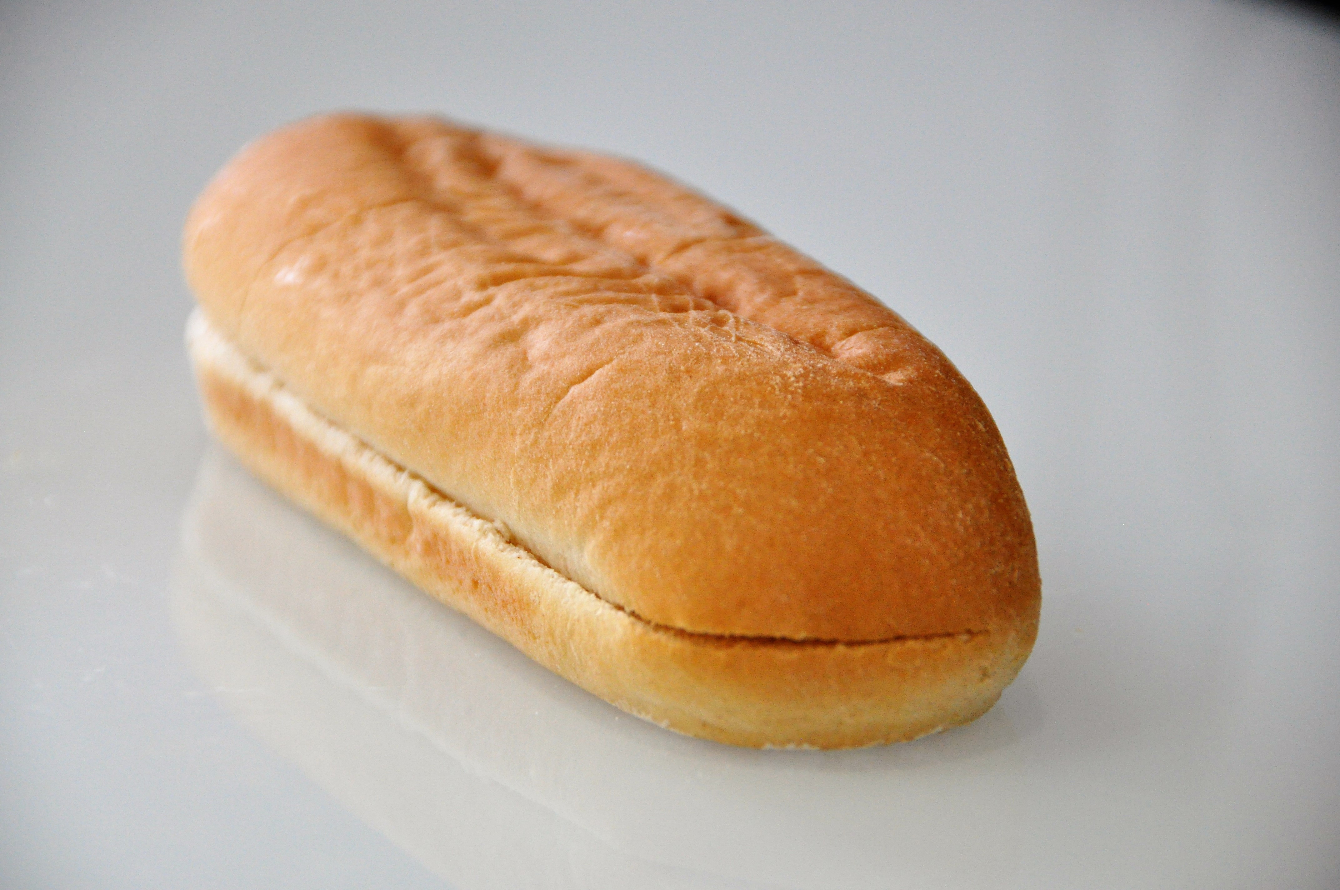 Jumbo Hot Dog Roll (pre-sliced) - 65 grs / 20 cm