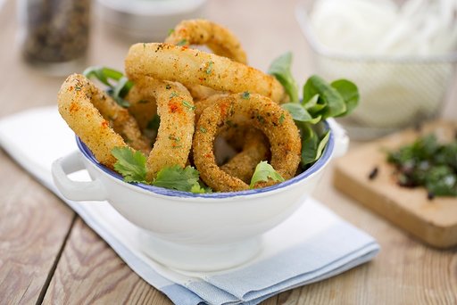 Anelli di cipolla speziati