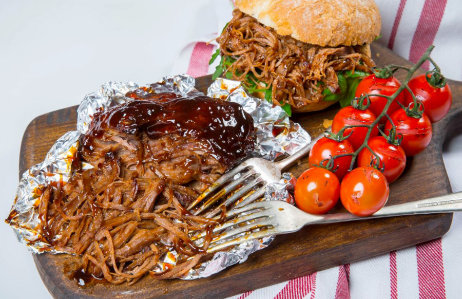 Carne puxada em molho de churrasco - Ternera deshilachada en Barbacoa