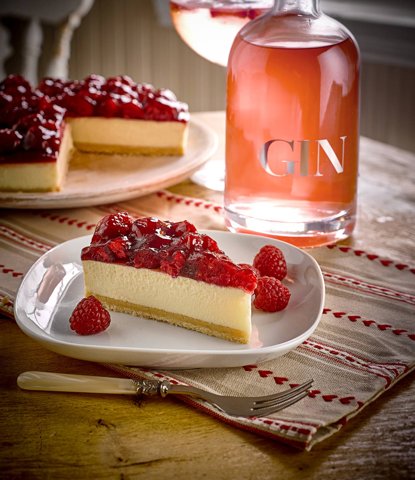 Cheesecake vegana al lampone e gin U.K. - 1,6 Kg
