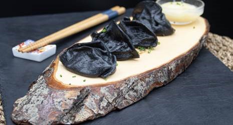 Gyoza of baby squid in its own ink - 25 g