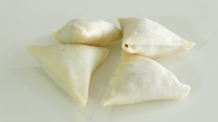 Vegetable Samosa - 70 Grs. XL